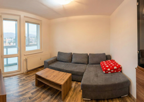 ARETÉ REAL-Predaj 3 izbového slnečného bytu v Modre, centrum na skok, krásny výhľad na panorámu mesta