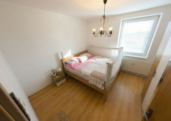 ARETÉ REAL-Predaj 3 izbového slnečného bytu v Modre, centrum na skok, krásny výhľad na panorámu mesta