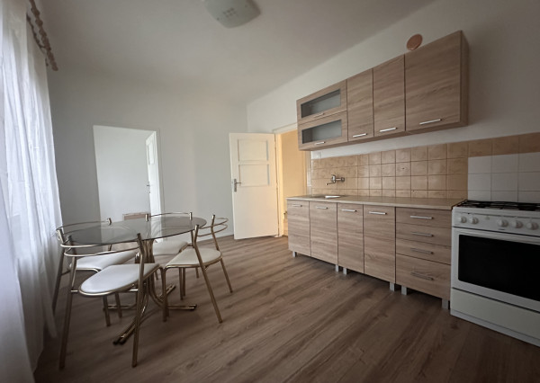 ARETÉ REAL - PRENÁJOM RODINNÉHO DOMU S GARÁŽOU V CENTRE, PEZINOK, TRNAVSKÁ