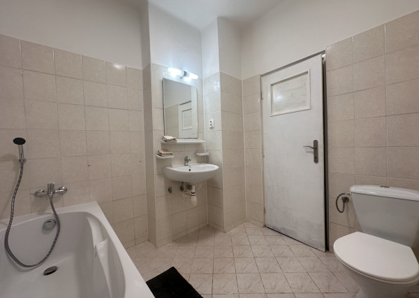 ARETÉ REAL - PRENÁJOM RODINNÉHO DOMU S GARÁŽOU V CENTRE, PEZINOK, TRNAVSKÁ