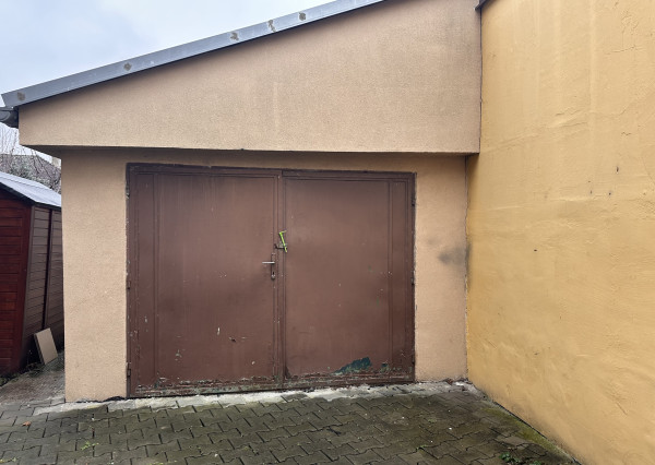 ARETÉ REAL - PRENÁJOM RODINNÉHO DOMU S GARÁŽOU V CENTRE, PEZINOK, TRNAVSKÁ