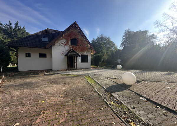 ARETÉ REAL – DOM ALEBO CHATU VHODNÚ AJ NA CELOROČNÉ BÝVANIE, PEZINOK, STUPY