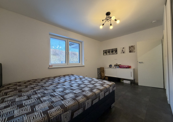 ARETÉ REAL - PREDAJ RODINNÉHO DOMU S BAZÉNOM, MODRA, FERDINANDA PÍSECKÉHO