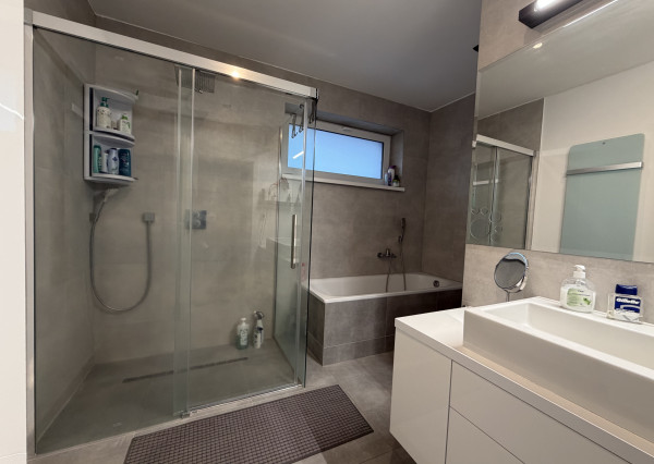 ARETÉ REAL - PREDAJ RODINNÉHO DOMU S BAZÉNOM, MODRA, FERDINANDA PÍSECKÉHO