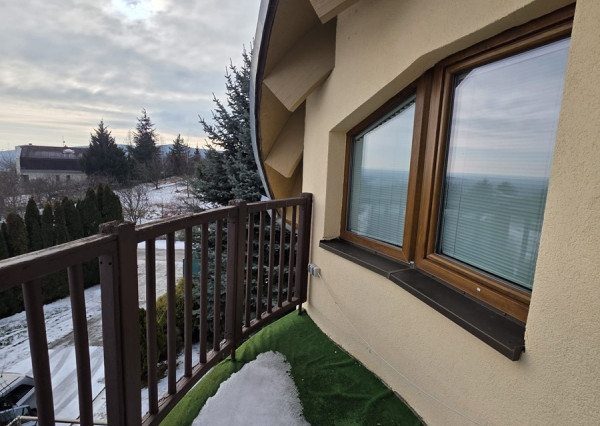 Areté real - Predaj výborne dispozične riešeného 5-izbového rodinného domu s garážou a rozľahlým pozemkom s panoramatickým výhľadom v Limbachu