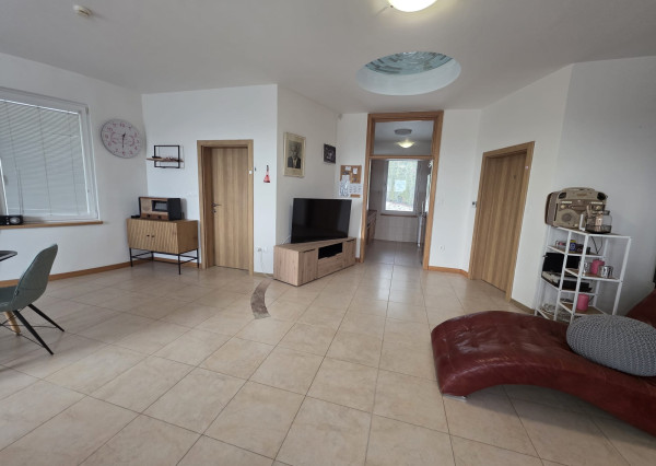 Areté real - Predaj výborne dispozične riešeného 5-izbového rodinného domu s garážou a rozľahlým pozemkom s panoramatickým výhľadom v Limbachu