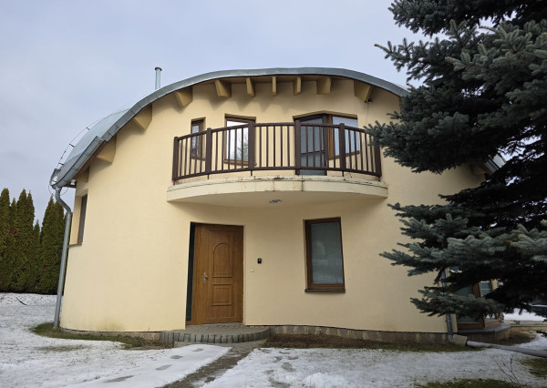 Areté real - Predaj nadštandardného rodinného domu s unikátnym projektom modernizácie a rozšírenia na rozľahlom pozemku s panoramatickým výhľadom v Limbachu