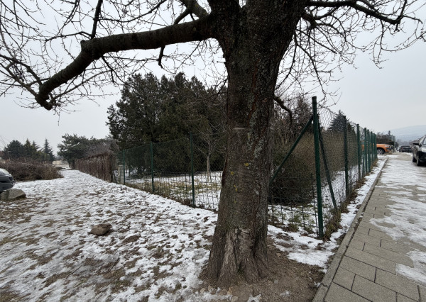 ARETÉ REAL - PRIPRAVUJEME PREDAJ 896 m2 STAVEBNÉHO POZEMKU, LIMBACH, SLNEČNÁ