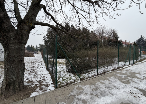 ARETÉ REAL - PRIPRAVUJEME PREDAJ 896 m2 STAVEBNÉHO POZEMKU, LIMBACH, SLNEČNÁ