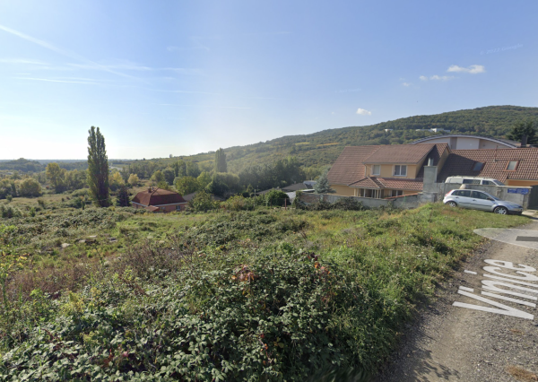 ARETÉ REAL - PREDAJ 1395 m2 STAVEBNÉHO POZEMKU S FAMÓZNYM VÝHĽADOM, PEZINOK, VINICE