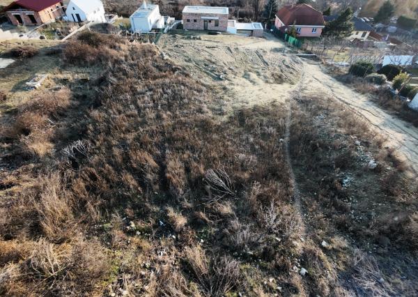 ARETÉ REAL - PREDAJ 1395 m2 STAVEBNÉHO POZEMKU S FAMÓZNYM VÝHĽADOM, PEZINOK, VINICE