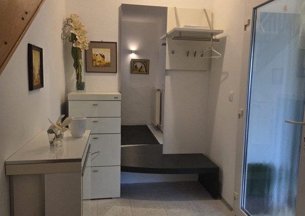 Areté real - Nadštandardný, priestranný 5-izbový byt v rodinnom dome  s parkovaním vo výbornej lokalite v Pezinku