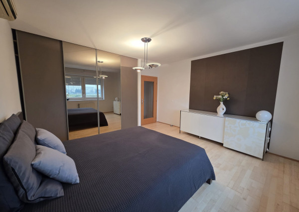 Areté real - Nadštandardný, priestranný 5-izbový byt v rodinnom dome  s parkovaním vo výbornej lokalite v Pezinku