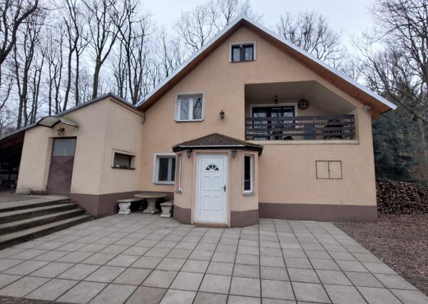 Areté real-Predaj dvojpodlažnej chaty vhodnej aj na celoročné bývanie, Kučišdorfská dolina, Pezinok