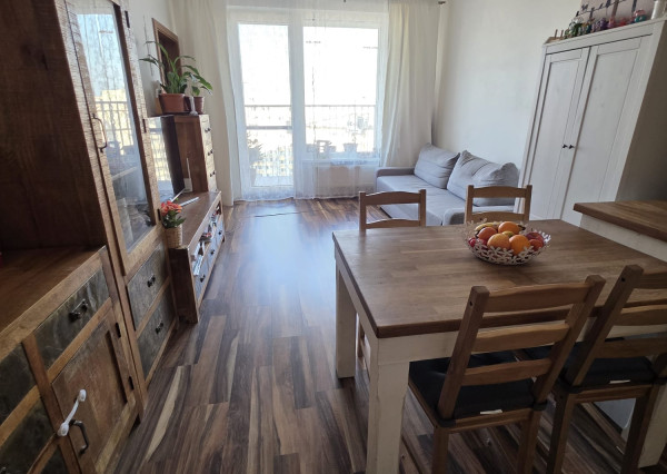 Areté real- Predaj výborne riešeného 2-izbového bytu s balkónom s pekným výhľadom v dobrej lokalite, ul. Jégého, Bratislava