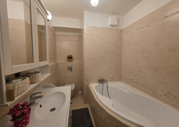 Areté real- Predaj výborne riešeného 2-izbového bytu s balkónom s pekným výhľadom v dobrej lokalite, ul. Jégého, Bratislava