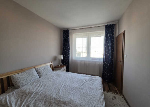 Areté real- Predaj výborne riešeného 2-izbového bytu s balkónom s pekným výhľadom v dobrej lokalite, ul. Jégého, Bratislava