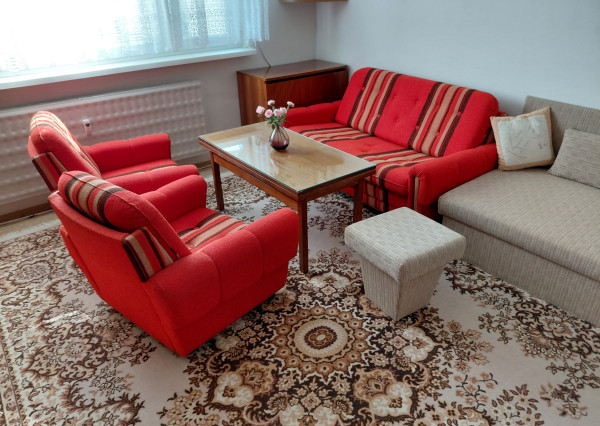 Areté real-prenájom slnečného 1izb. bytu s loggiou, pivnicou v Pezinku na sídlisku Sever