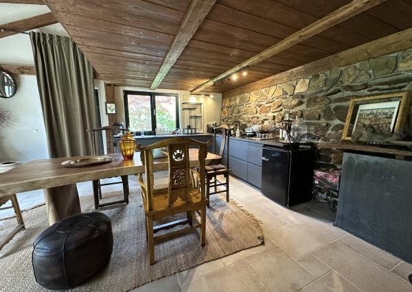 ARETÉ REAL - BÝVANIE S PODNIKANÍM V CENTRE PEZINKA, JESENSKÉHO A HOLUBYHO