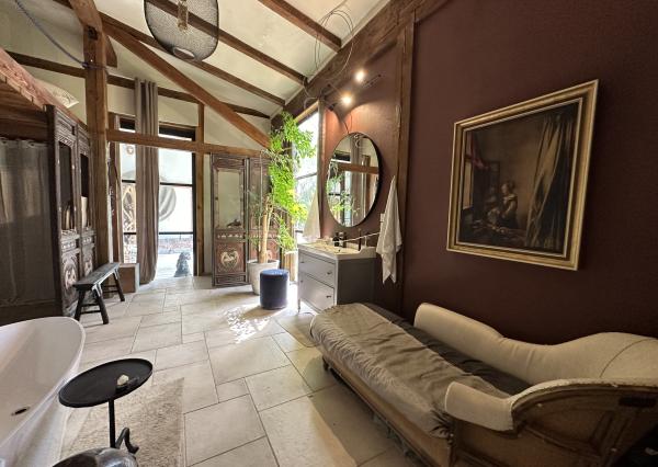 ARETÉ REAL - BÝVANIE S PODNIKANÍM V CENTRE PEZINKA, JESENSKÉHO A HOLUBYHO