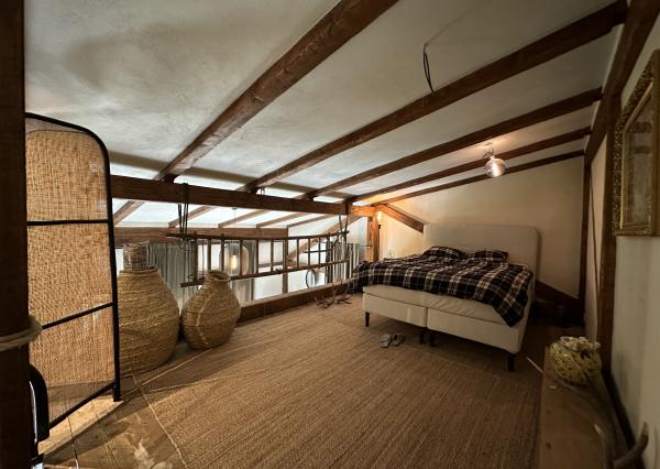 ARETÉ REAL - BÝVANIE S PODNIKANÍM V CENTRE PEZINKA, JESENSKÉHO A HOLUBYHO