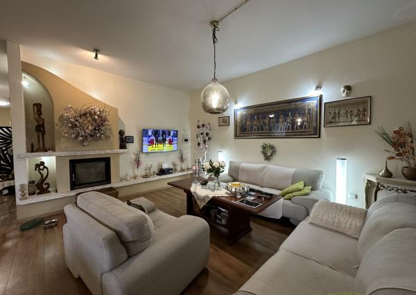 ARETÉ REAL - BÝVANIE S PODNIKANÍM V CENTRE PEZINKA, JESENSKÉHO A HOLUBYHO