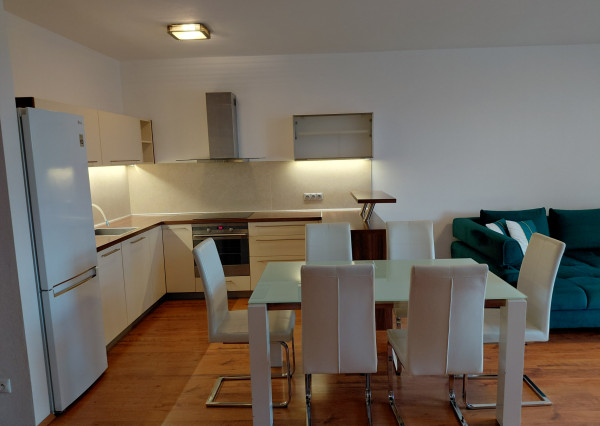 Areté real-prenájom slnečného 2 iz. bytu s balkónom, komorou, parkovacím státím, Slovenský Grob