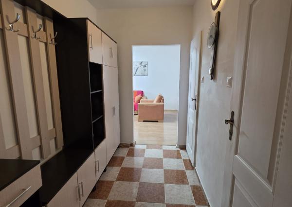 Areté real- Predaj priestranného 2-izbového bytu v dobrej lokalite, ul. Muškátová, Pezinok