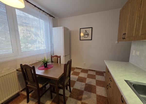 Areté real- Predaj priestranného 2-izbového bytu v dobrej lokalite, ul. Muškátová, Pezinok