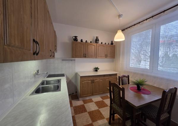 Areté real- Predaj priestranného 2-izbového bytu v dobrej lokalite, ul. Muškátová, Pezinok