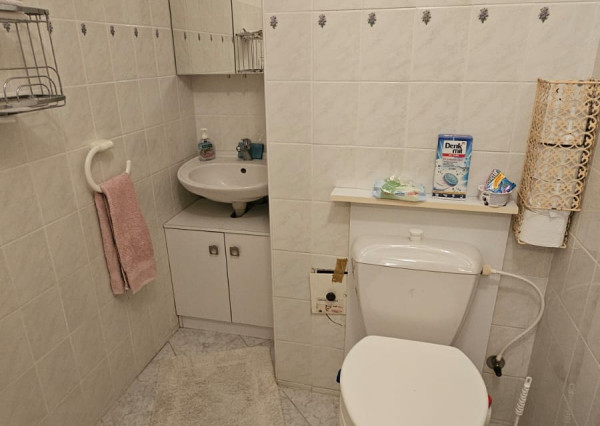 Areté real- Predaj výborne dispozične riešeného 4-izbového bytu s garážou v dobrej lokalite, ul. Silvánova, Pezinok