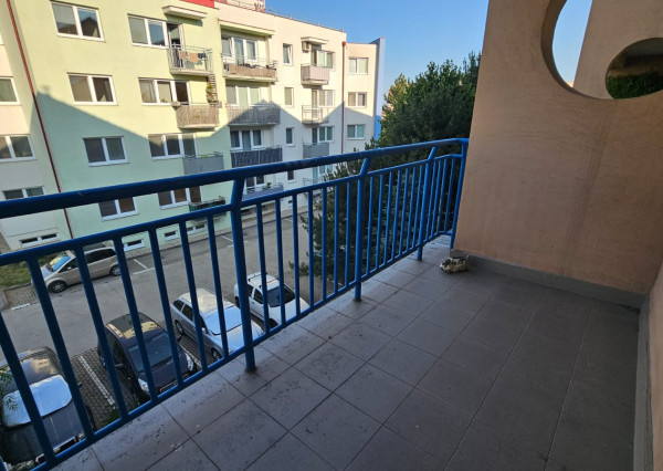 Areté real- Predaj výborne dispozične riešeného 4-izbového bytu s garážou v dobrej lokalite, ul. Silvánova, Pezinok