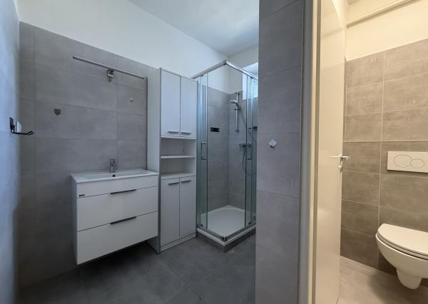 ARETÉ REAL – PRENÁJOM PRIESTRANNÉHO 3-IZBOVÉHO BYTU S PARKOVANÍM, SENEC, NÁM. 1. MÁJA