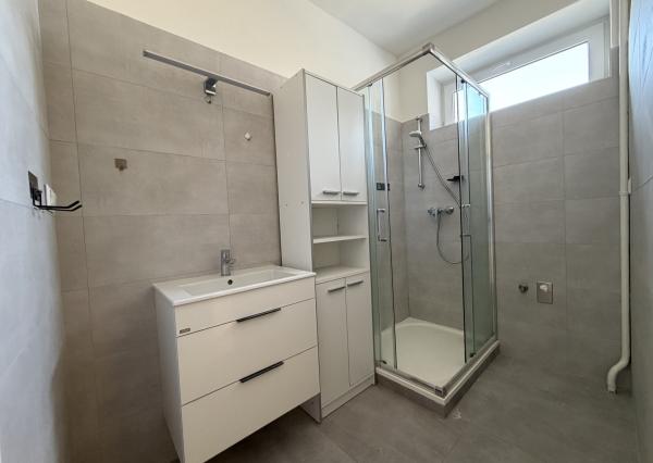 ARETÉ REAL – PRENÁJOM PRIESTRANNÉHO 3-IZBOVÉHO BYTU S PARKOVANÍM, SENEC, NÁM. 1. MÁJA