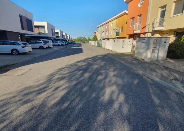 Areté real- Prenájom 2i bytu s predzáhradkou a parkovaním