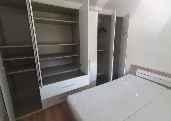 Areté real- Prenájom 2i bytu s predzáhradkou a parkovaním