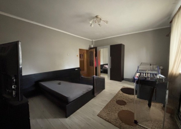 ARETÉ REAL- Ponúkame na predaj rodinný dom v tichej časti v meste MODRA, na slnečnom pozemku s veľkorysou výmerou 1790m2