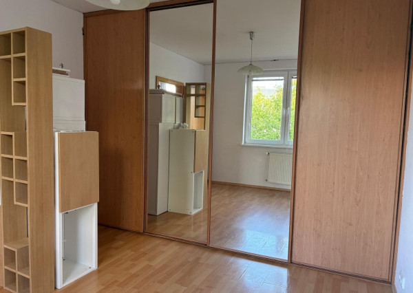 Priestranný 2-izbový byt, loggia, Nivy, 54 m2, vlastný kotol