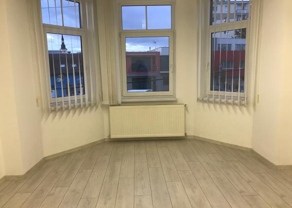 ARETÉ REAL - PRENÁJOM NÁDHERNÉHO 103m2 KANCELÁRSKEHO PRIESTORU V CENTRE PEZINKA, MOYZESOVA