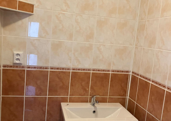 ARETÉ REAL - PONÚKAME NA PREDAJ  1-IZBOVÝ BYT  v STUPAVE, KÚPOU VOĽNÝ
