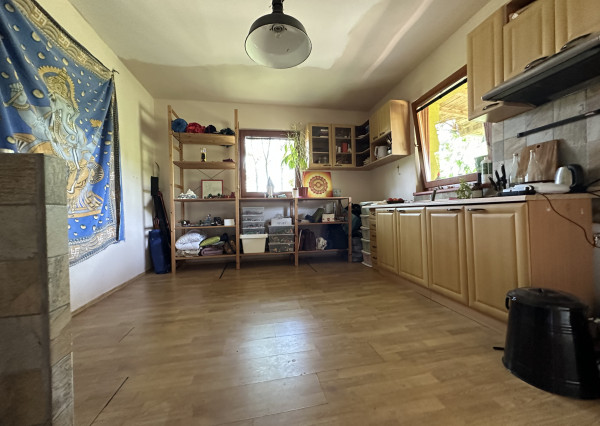 ARETÉ REAL – PRIPRAVUJEME PREDAJ 6270m2 POZEMKU S JAZIERKOM V MODRE, ČASŤ ŠARKAPERKY