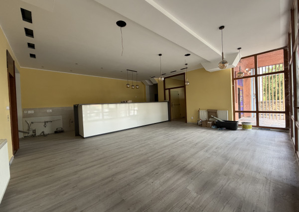 ARETÉ REAL – PRENÁJOM 171m2 KOMERČNÉHO PRIESTORU S TERASOU NA TOP MIESTE, PEZINOK, JESENSKÉHO