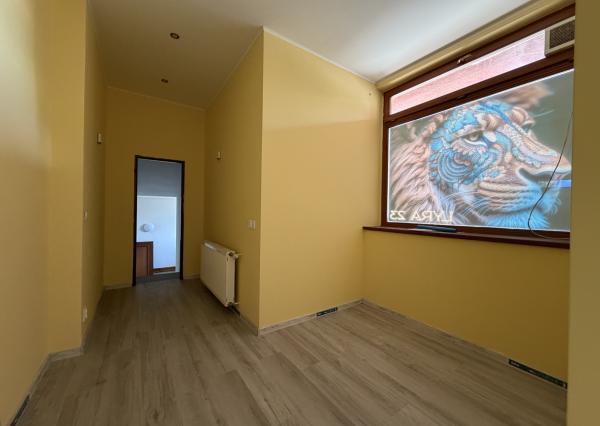 ARETÉ REAL – PRENÁJOM 171m2 KOMERČNÉHO PRIESTORU S TERASOU NA TOP MIESTE, PEZINOK, JESENSKÉHO