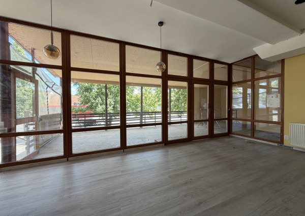 ARETÉ REAL – PRENÁJOM 171m2 KOMERČNÉHO PRIESTORU S TERASOU NA TOP MIESTE, PEZINOK, JESENSKÉHO