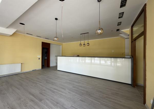 ARETÉ REAL – PRENÁJOM 171m2 KOMERČNÉHO PRIESTORU S TERASOU NA TOP MIESTE, PEZINOK, JESENSKÉHO