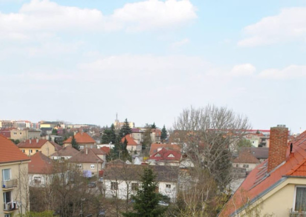 Areté real- Predaj výborne riešeného 3-izbového bytu s balkónom vo výbornej lokalite v centre Pezinka, Záhradná ul.