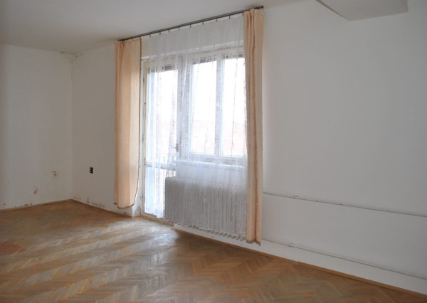 Areté real- Predaj výborne riešeného 3-izbového bytu s balkónom vo výbornej lokalite v centre Pezinka, Záhradná ul.