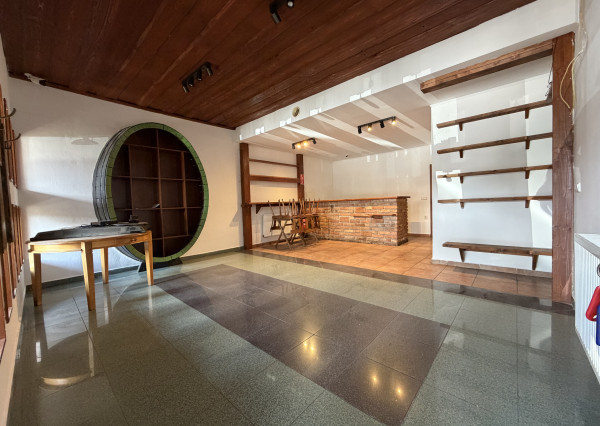 ARETÉ REAL - PRENÁJOM 40m2 KOMERČNÉHO PRIESTORU S 33m2 TERASOU NA TOP MIESTE, PEZINOK, JESENSKÉHO