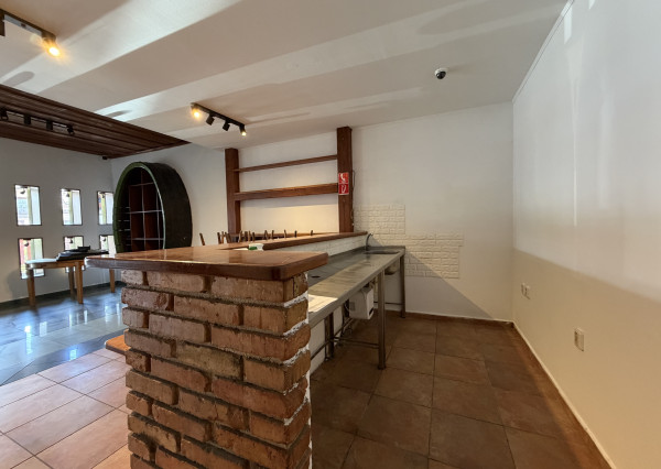 ARETÉ REAL - PRENÁJOM 40m2 KOMERČNÉHO PRIESTORU S 33m2 TERASOU NA TOP MIESTE, PEZINOK, JESENSKÉHO