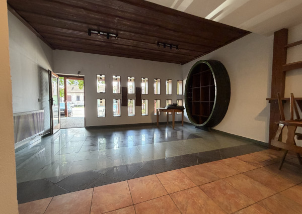ARETÉ REAL - PRENÁJOM 40m2 KOMERČNÉHO PRIESTORU S 33m2 TERASOU NA TOP MIESTE, PEZINOK, JESENSKÉHO